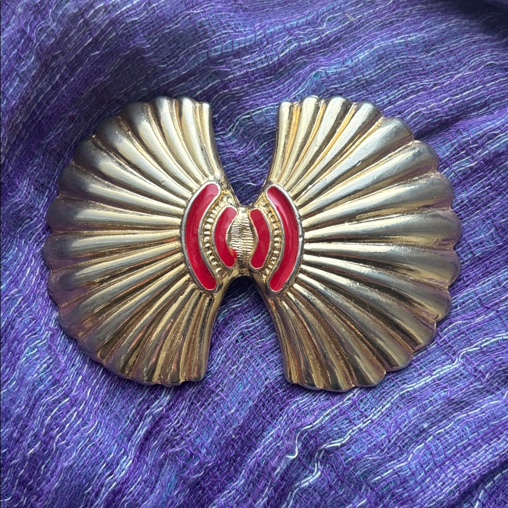 Vintage Gold Golden Hefty Metal Red Shell Belt Buckle 80s